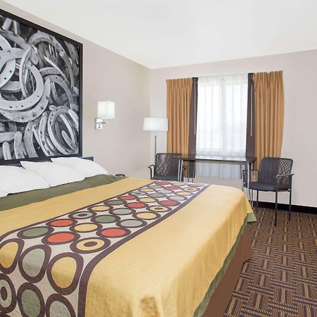 Super 8 By Wyndham Bloomfield Hotell Exteriör bild